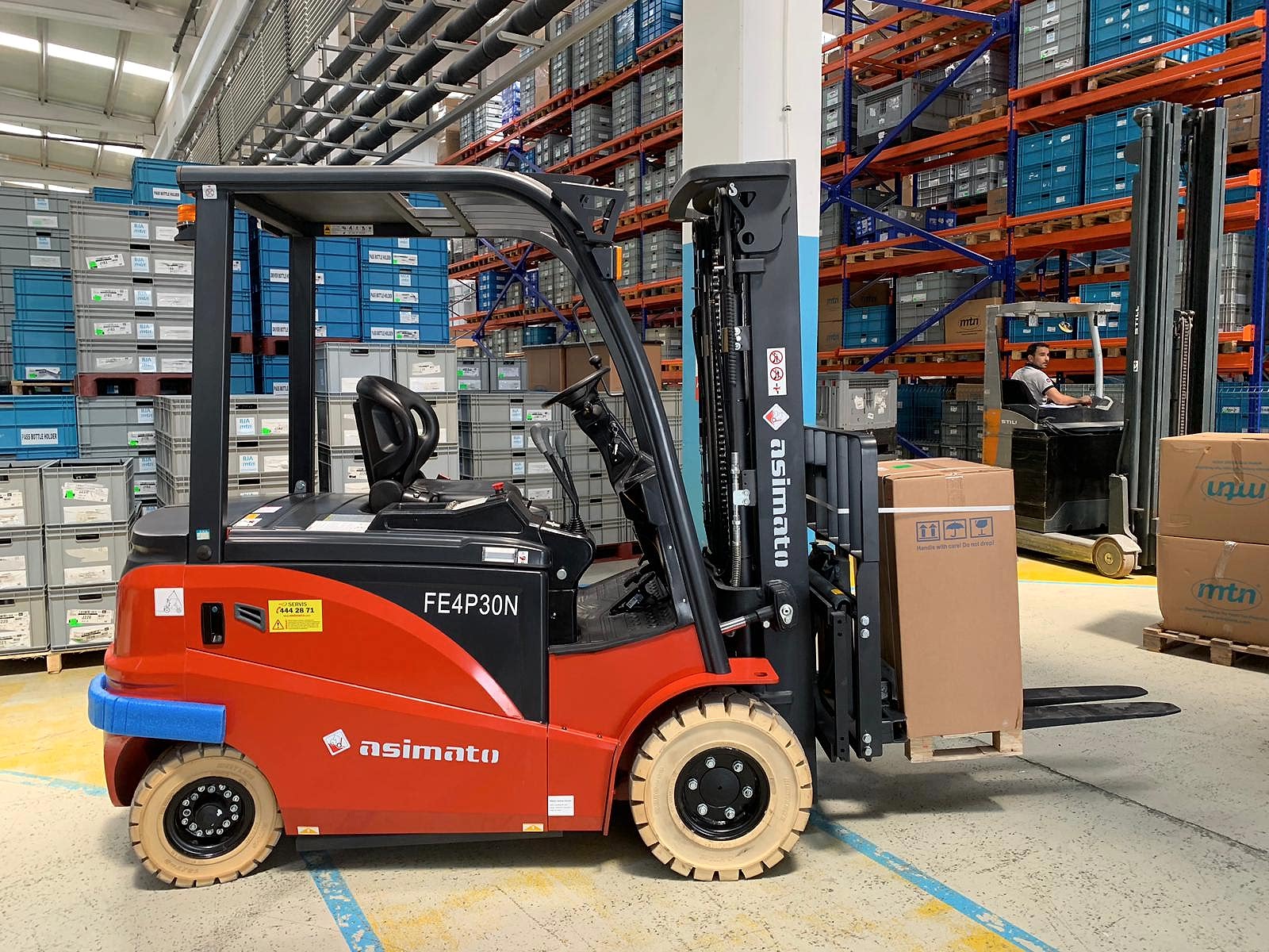 FE4P30Q SERİSİ 3 TON 4.8 METRE LİTYUM AKÜLÜ FORKLİFT - Görsel 2
