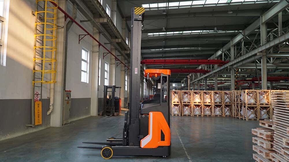 RT20P SERİSİ 2 TON 10.5 METRE DAR KORİDOR İSTİF MAKİNESİ